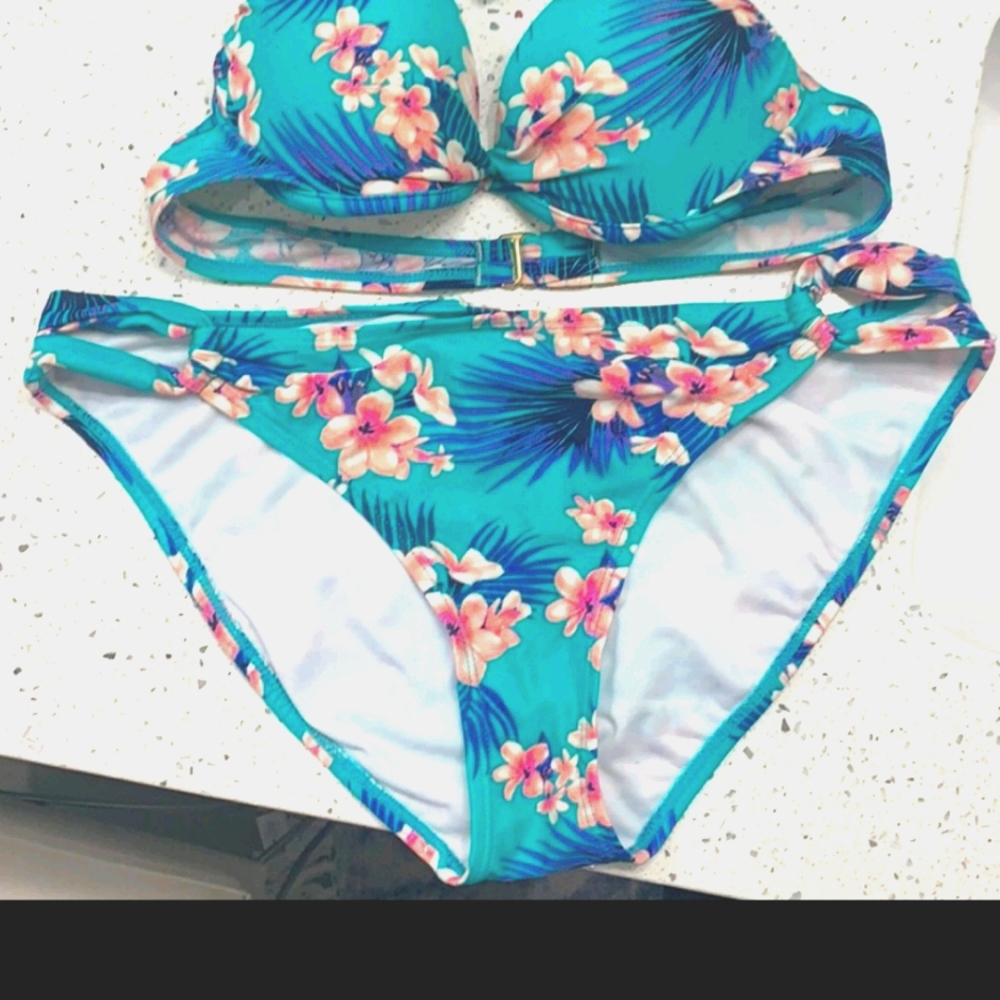 🎉2 for $12🎉 NWT! Tropical Bikini Bottom, L